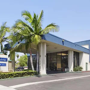 Hotel Travelodge & By Wyndham On Disneyland Dr