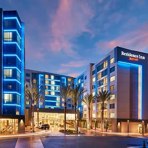 By Marriott At Resort/convention Center מלון