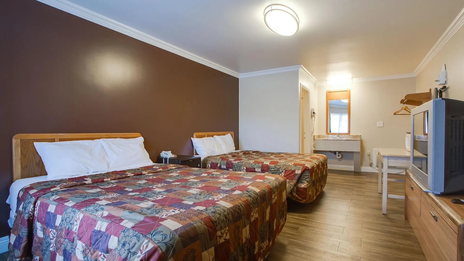 Abby'S Anaheimer Inn - Across Disneyland Park Hotel Anaheim